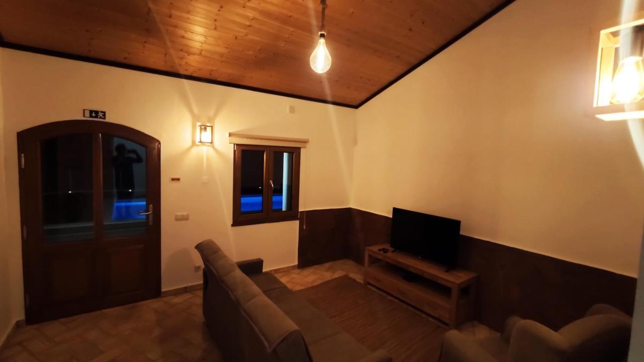 Villa Familia Sequeira à São Bartolomeu de Messines Extérieur photo